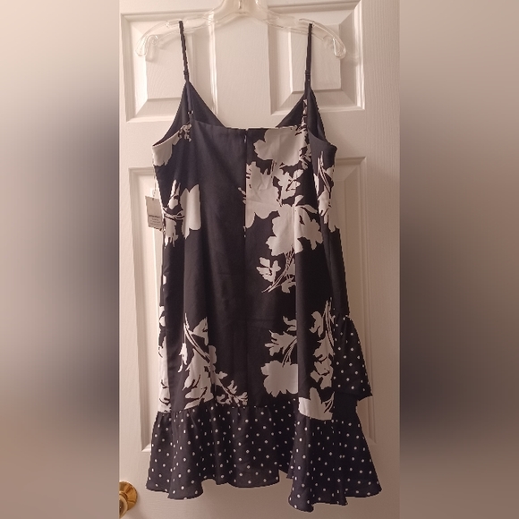 NWT Bar III XL Sky Dream Floral Eclipse B/W Slvls Drop Waist Ruffled Mini Dress - Picture 3 of 15